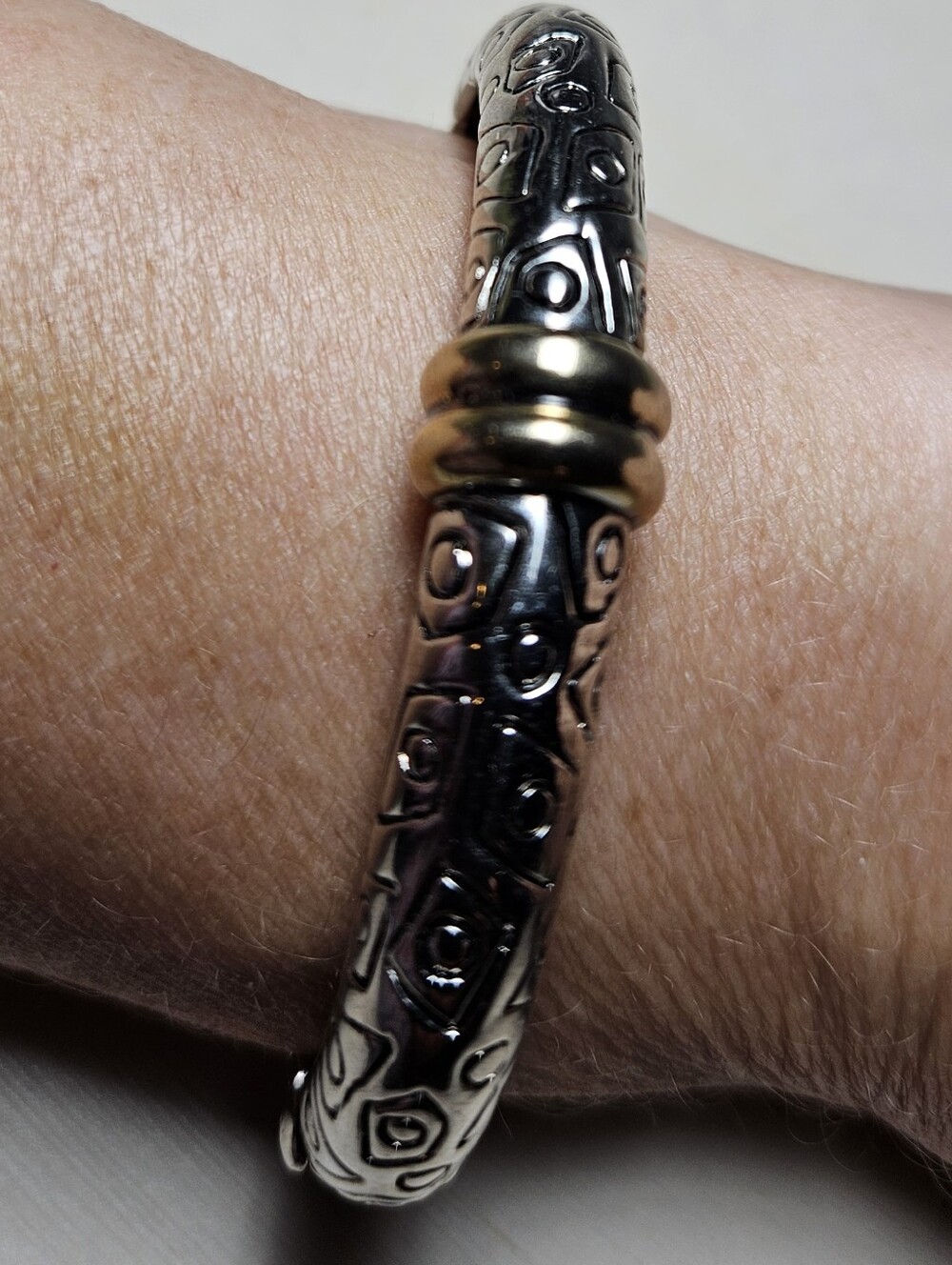 Vintage Two-Tone Silver & Gold Scrollwork Hinged Bangle Bracelet